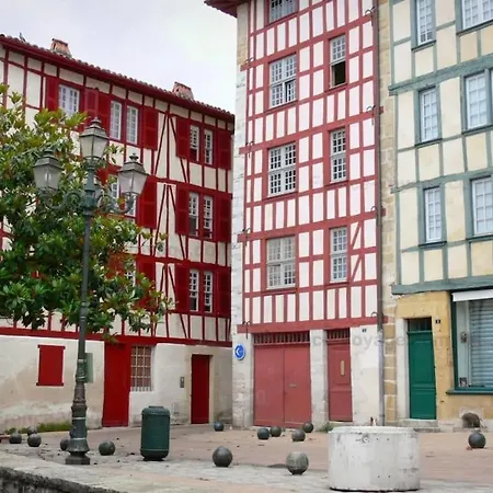 Appartement Super T3 Centre Historique Près Halles *