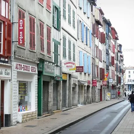 Appartement Super T3 Centre Historique Près Halles